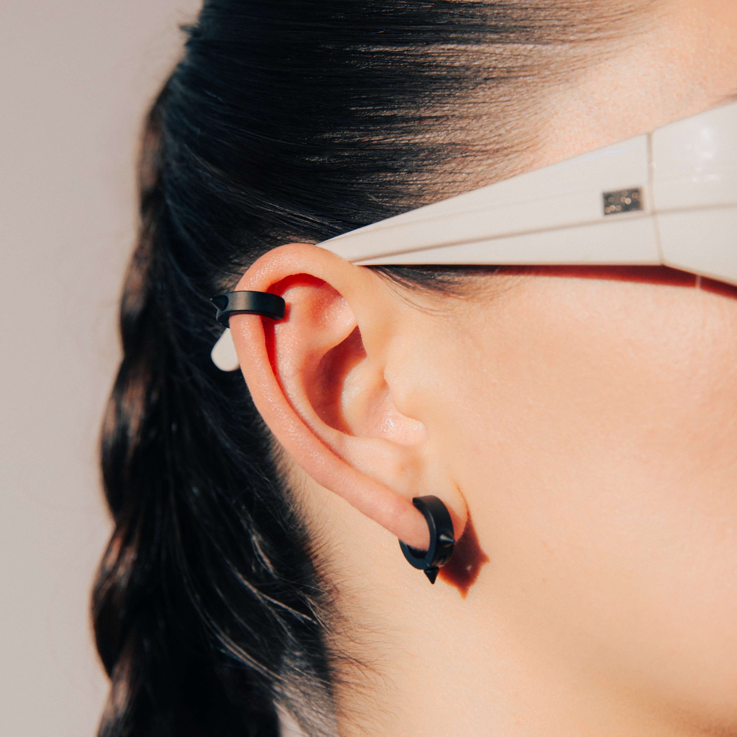 K12 - Black Spike Ear Cuff